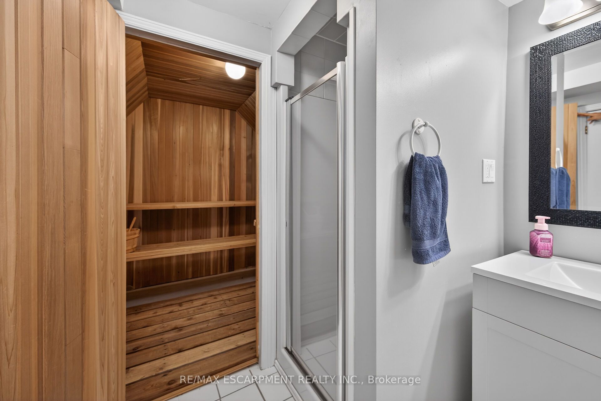 32 Symphony Place Property Photo 36
