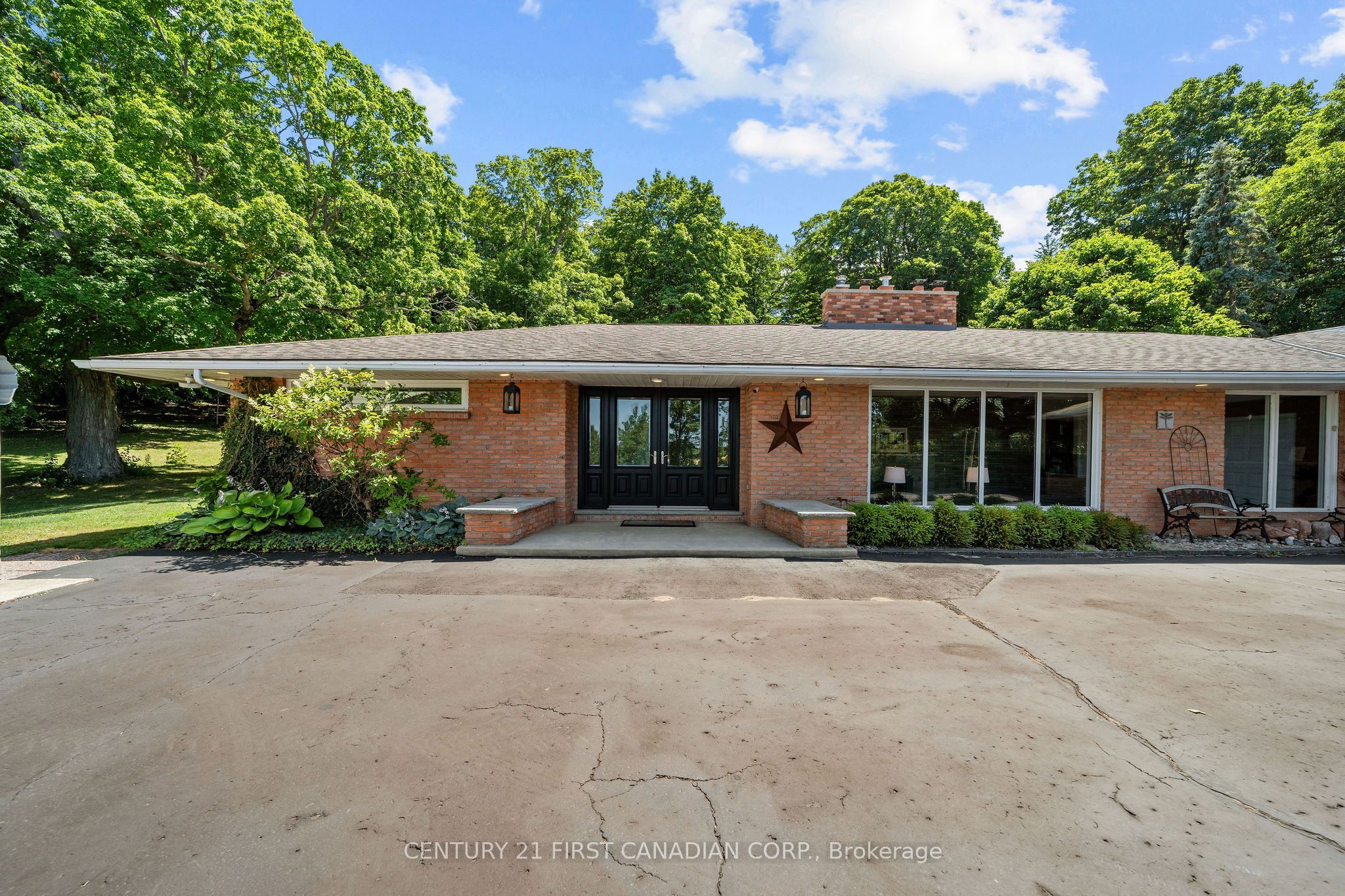 14519 Elginfield Road Property Photo 3