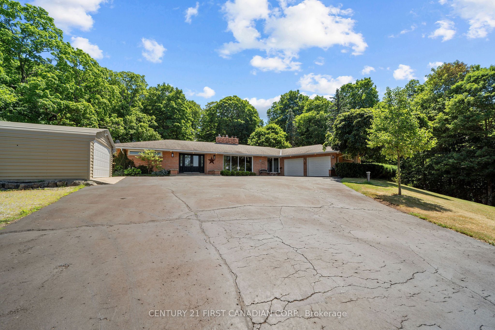 14519 Elginfield Road Property Photo 4