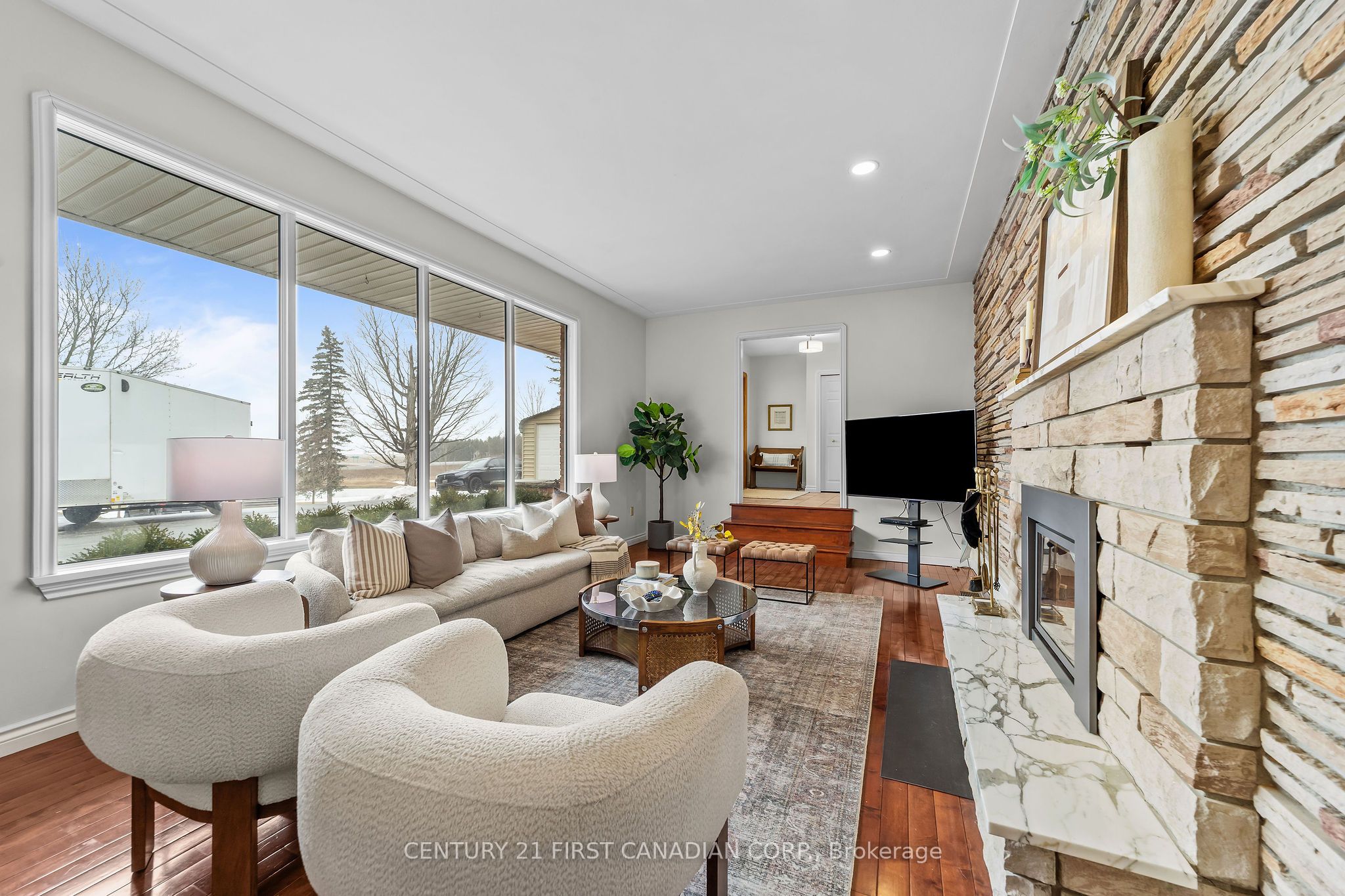 14519 Elginfield Road Property Photo 14