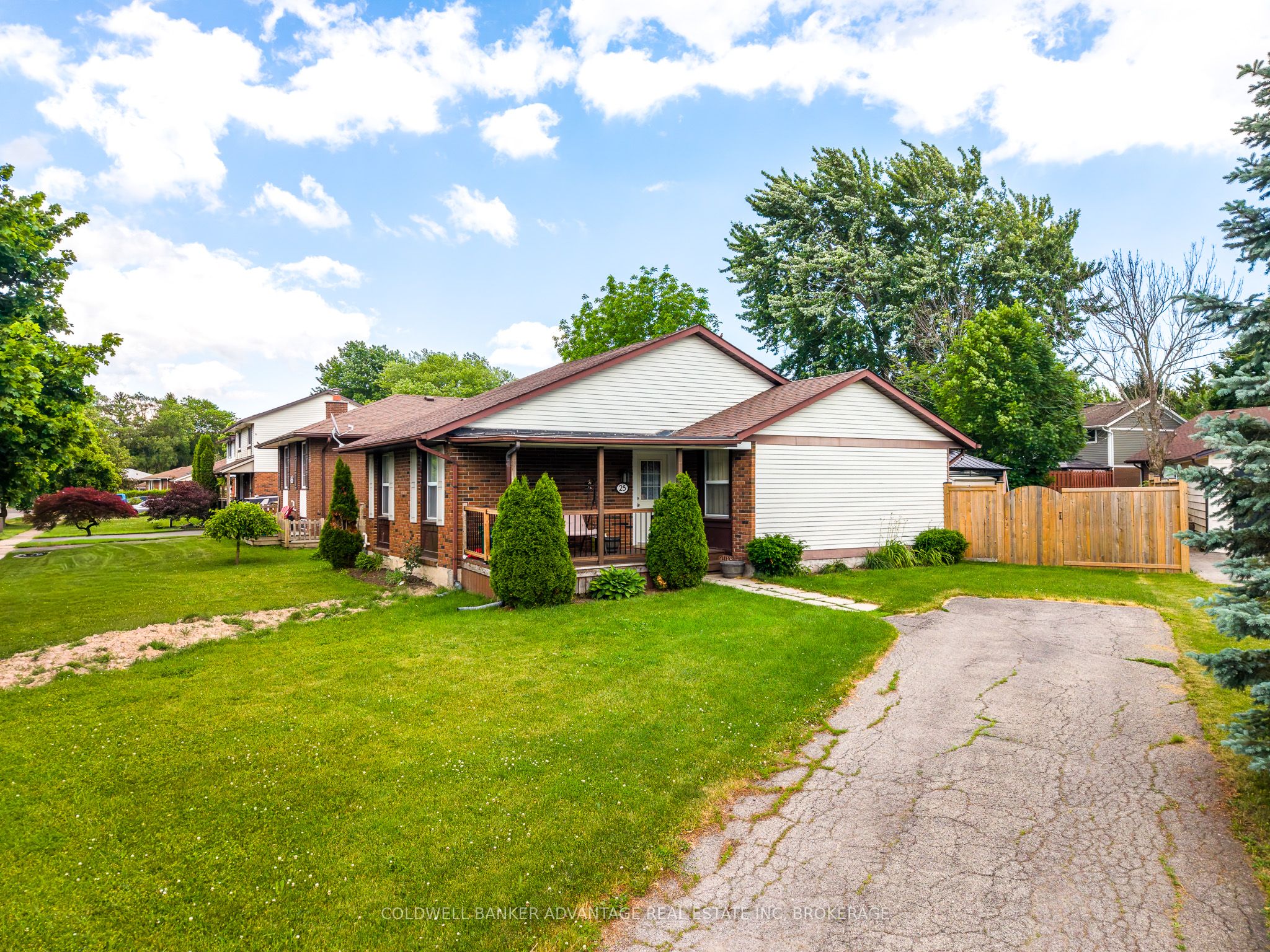 25 Newleaf Crescent