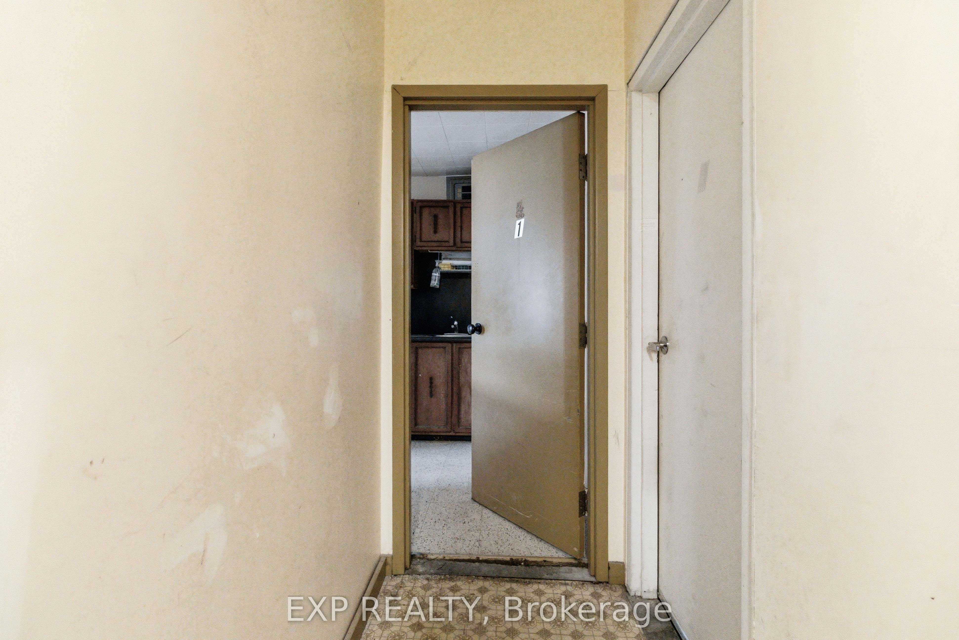 20 Colborne Street S 1 Property Photo 6