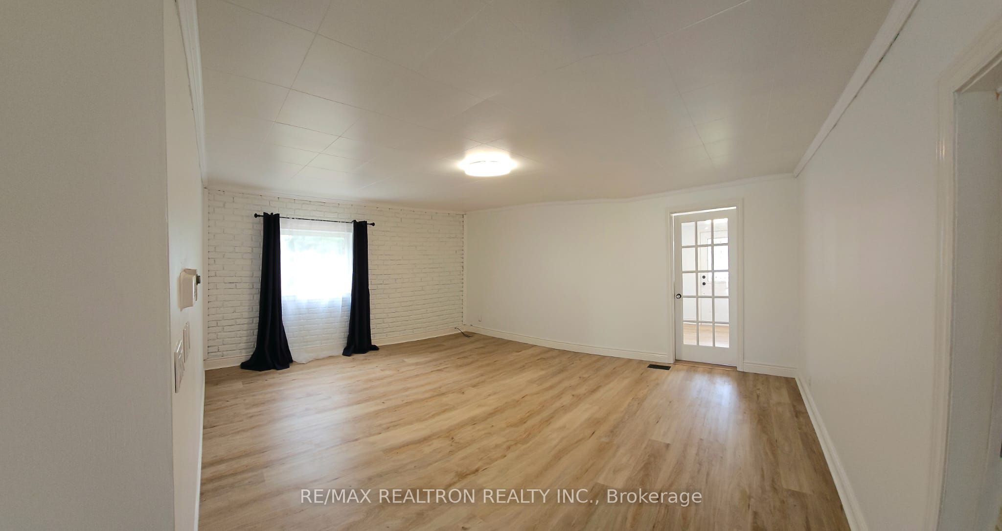23 Ella Street S Property Photo 19