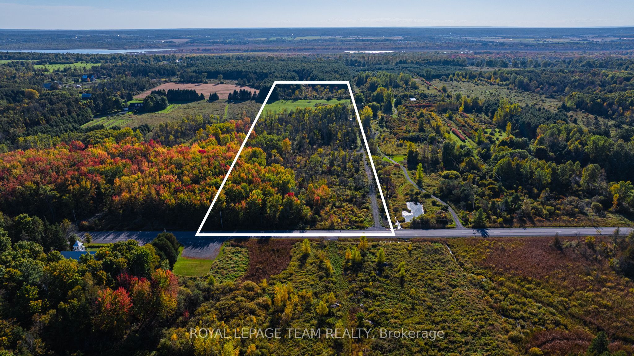 2591 Sixth Line Road Property Photo 2