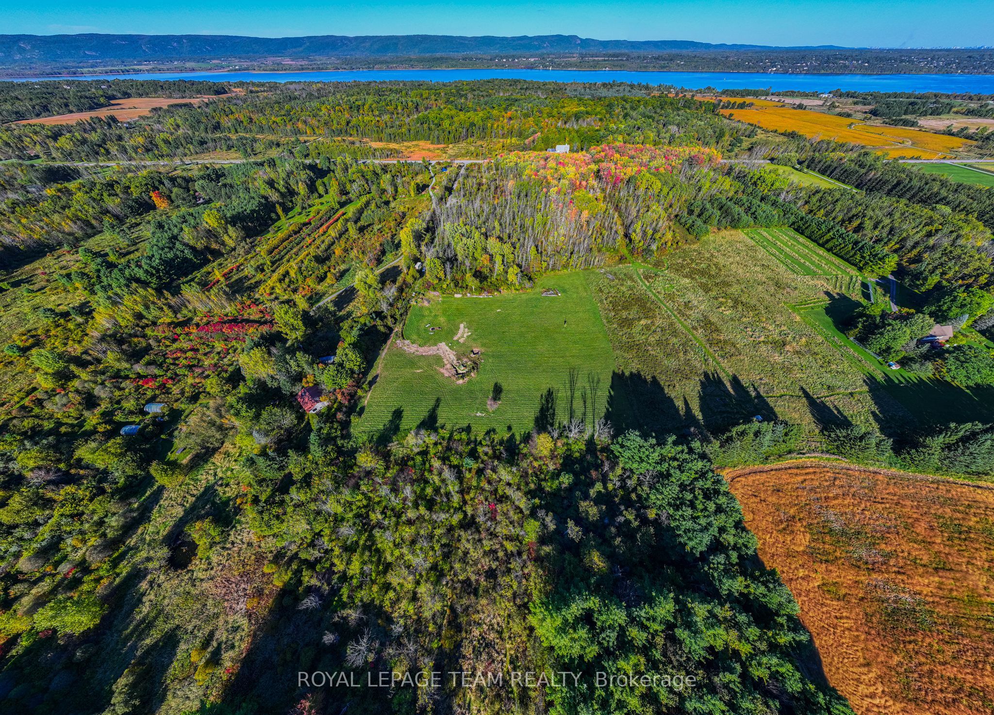 2591 Sixth Line Road Property Photo 8