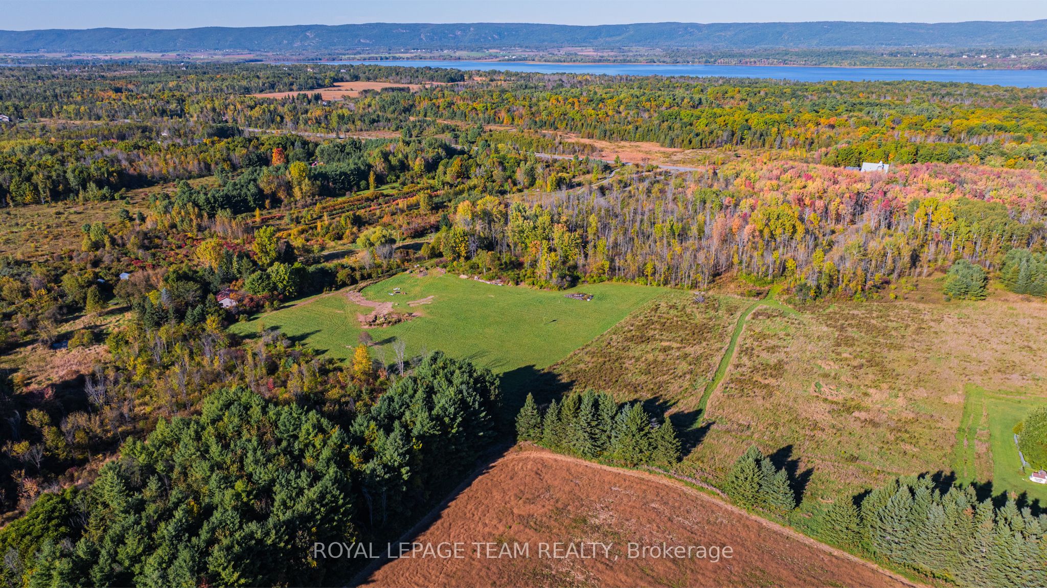 2591 Sixth Line Road Property Photo 22