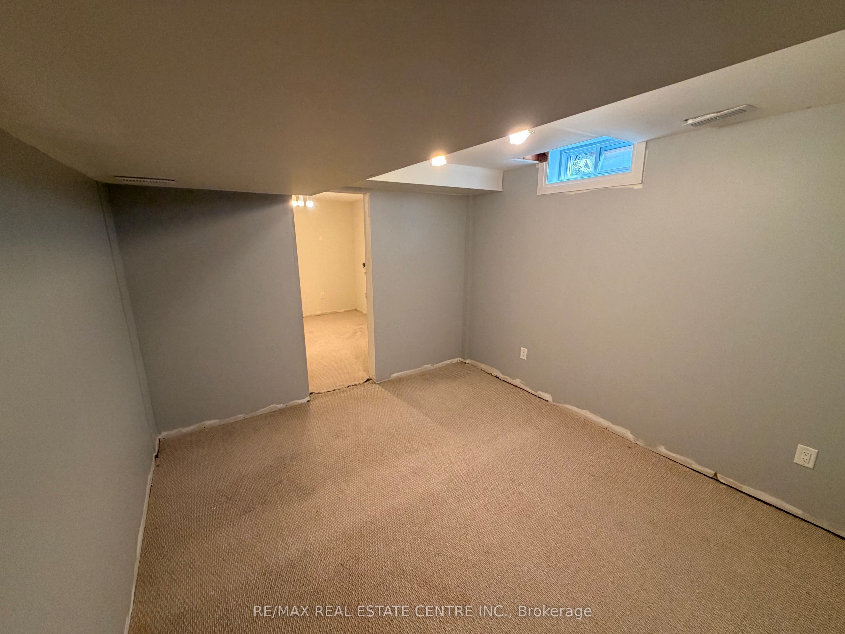 34 Woodridge Drive Property Photo 6