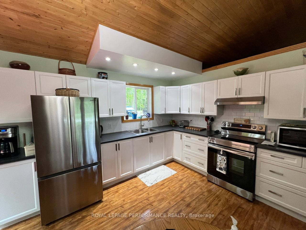 253 Lacourse Lane Property Photo 7