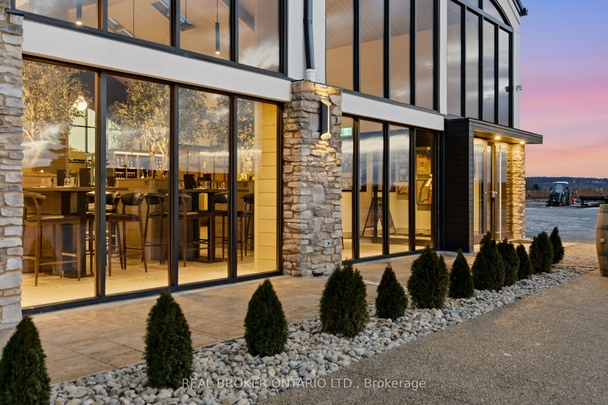 823 6 Line Property Photo 9