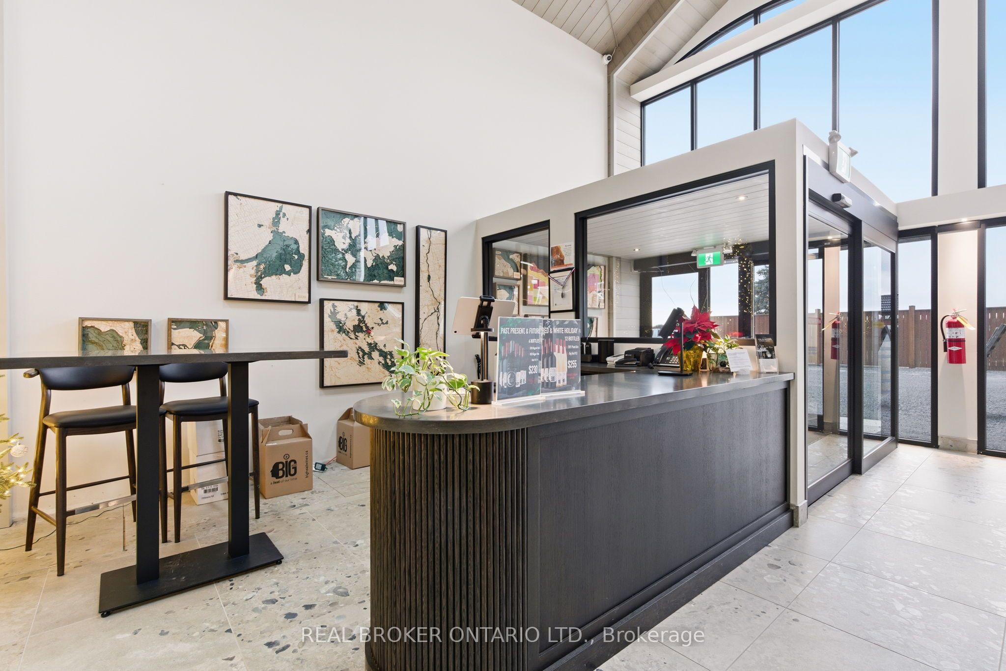 823 6 Line Property Photo 11
