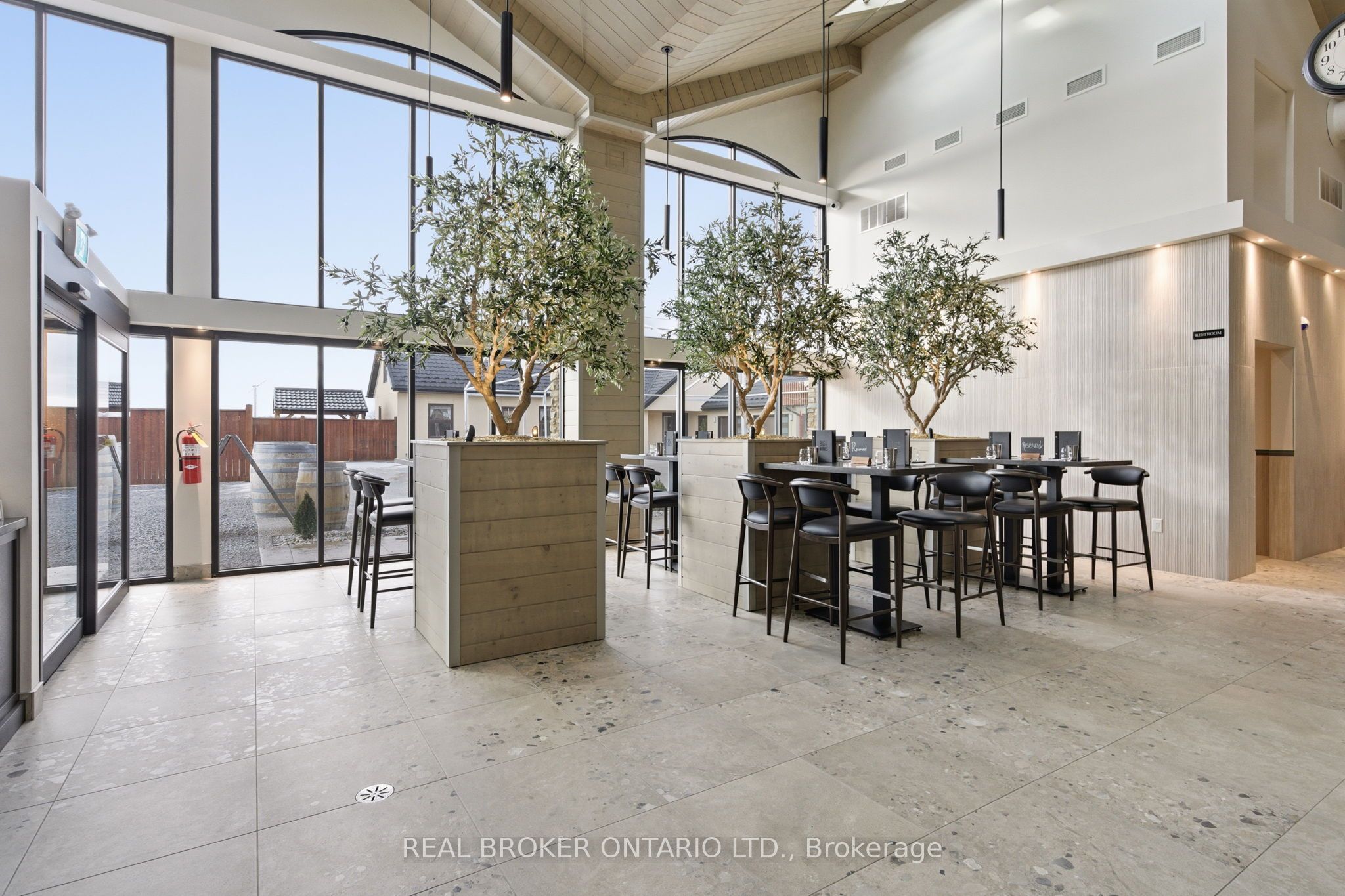 823 6 Line Property Photo 17