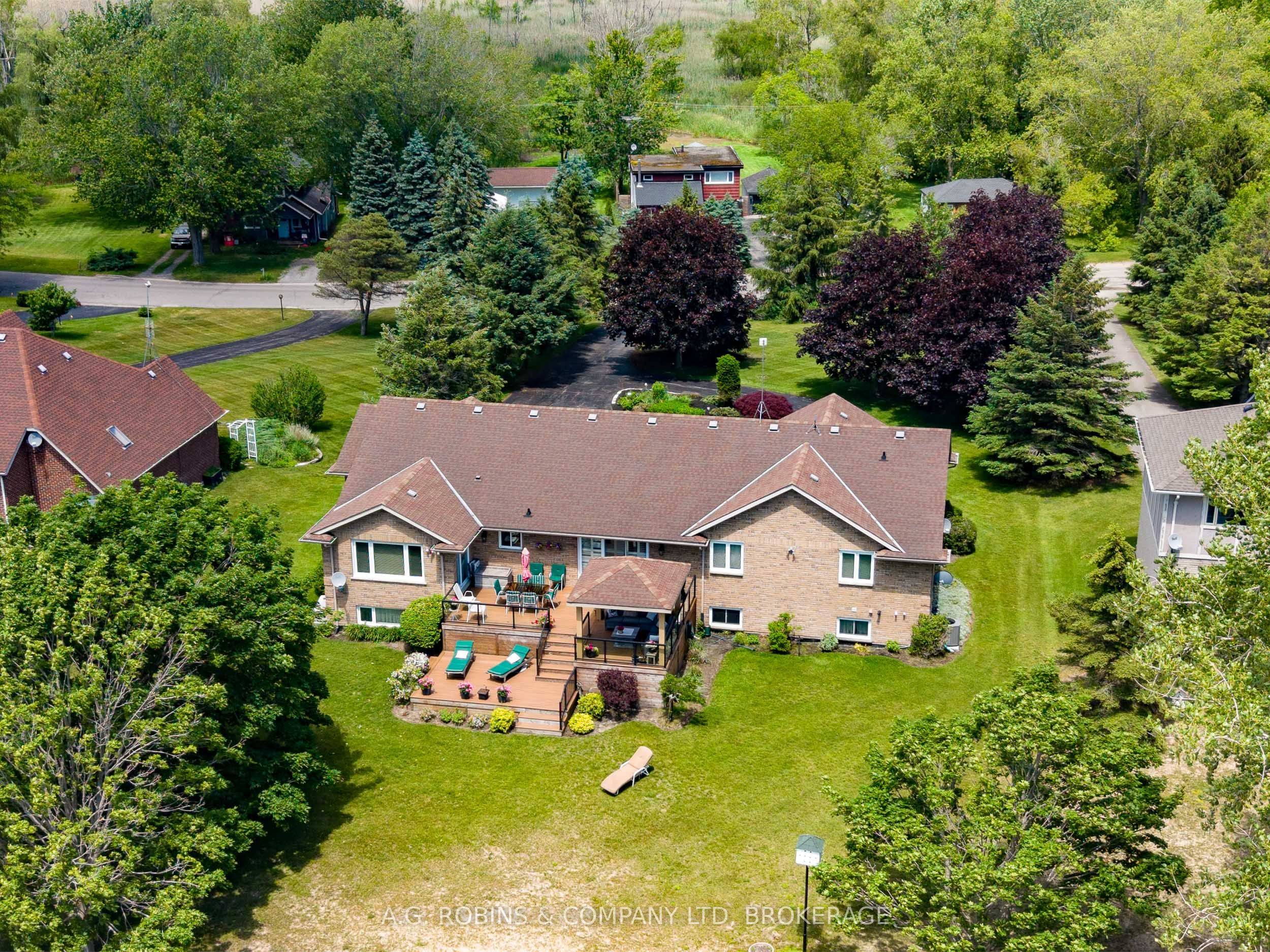 10321 Lakshore Road W Property Photo 3