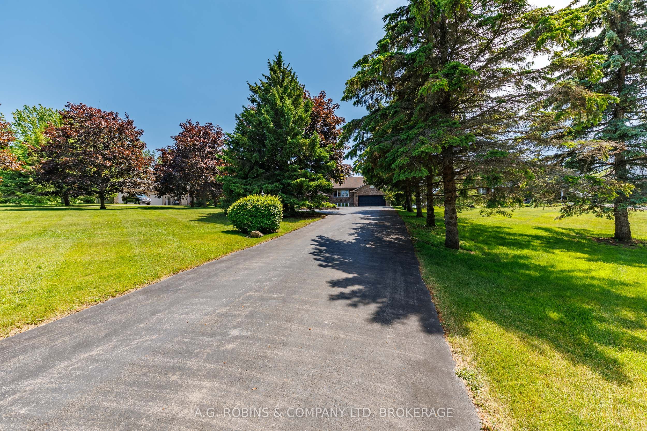10321 Lakshore Road W Property Photo 9
