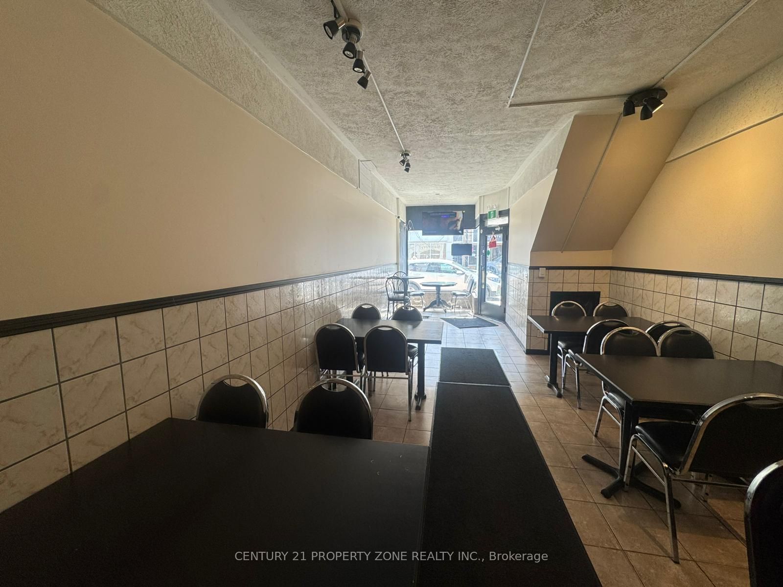 25 Robinson Street Property Photo 6