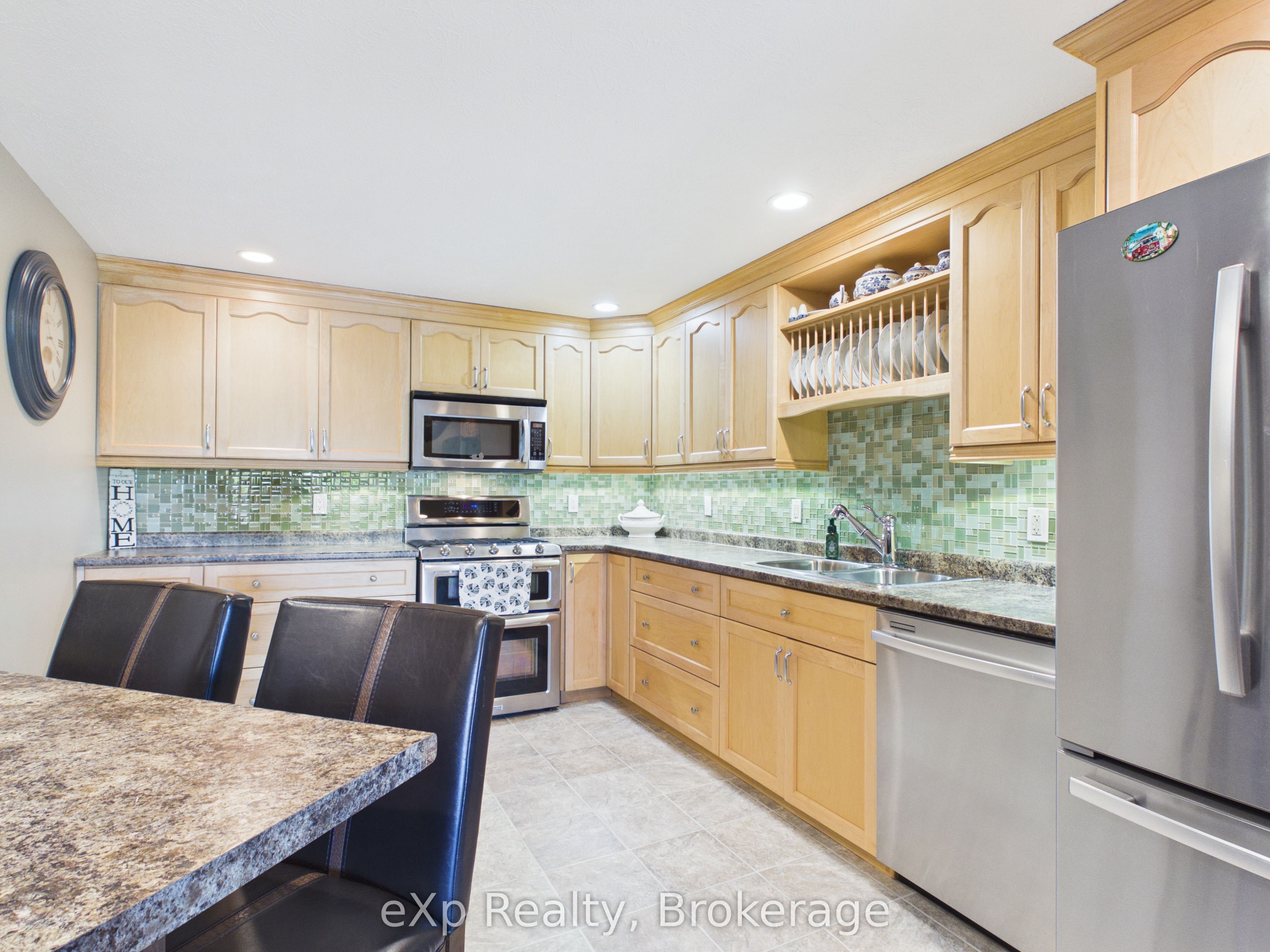 125 William Street N 302 Property Photo 3