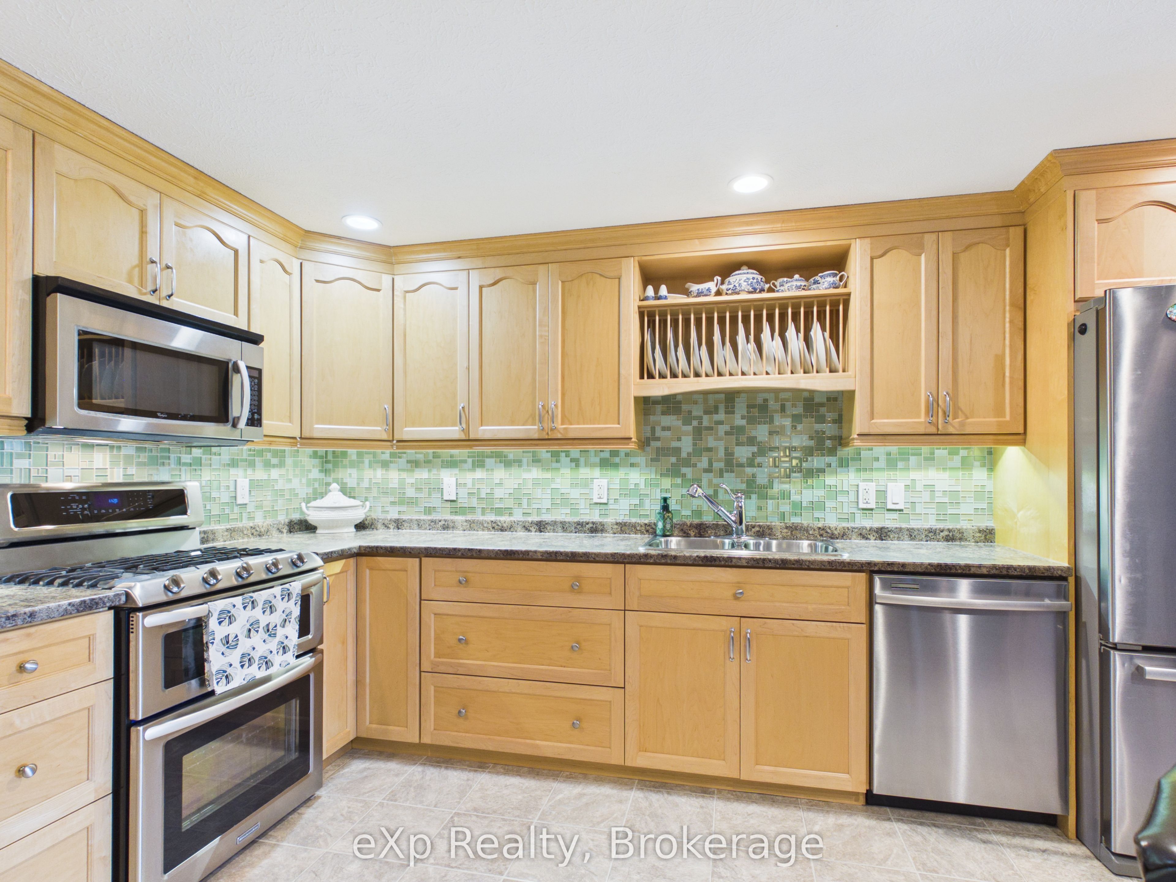 125 William Street N 302 Property Photo 4