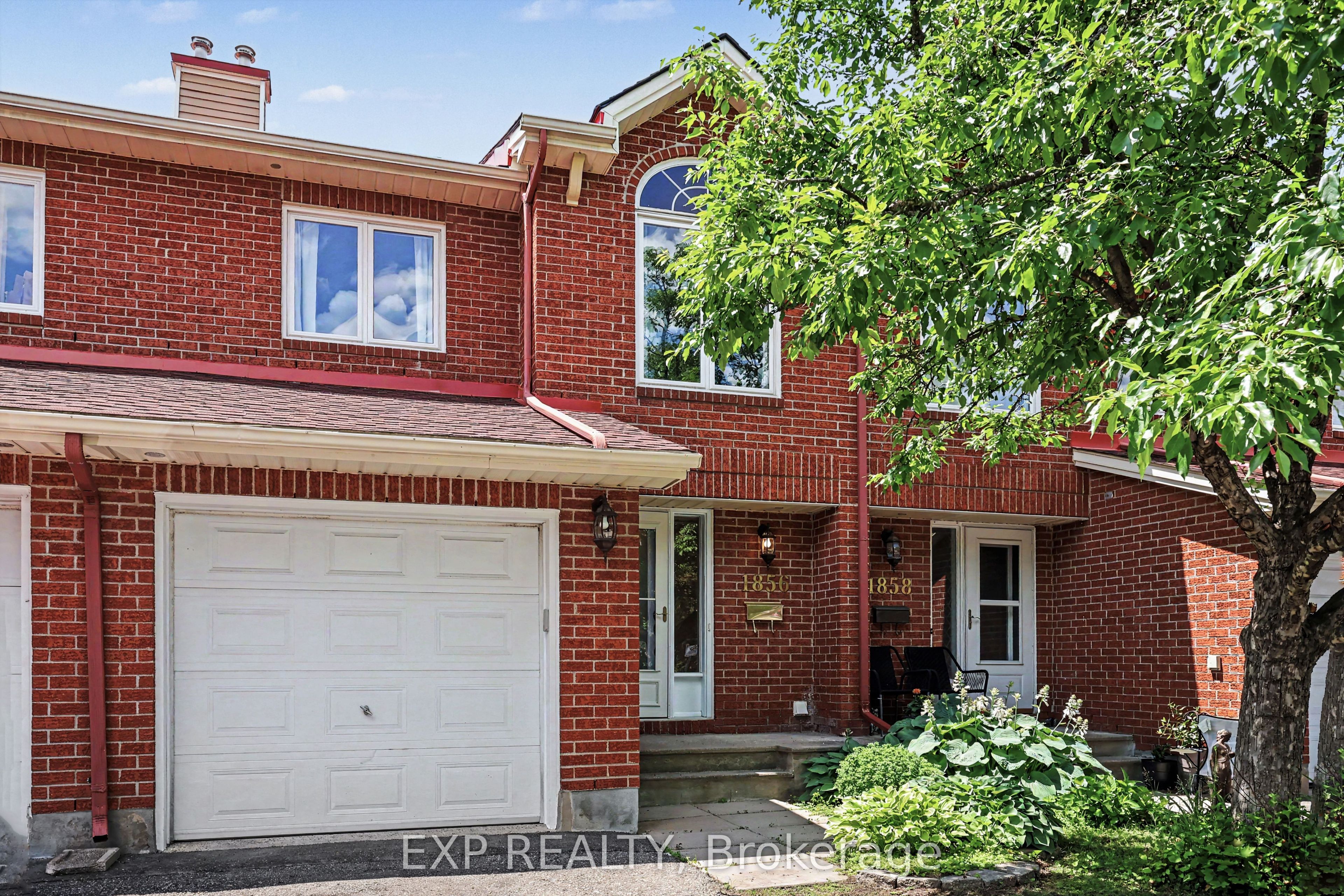 1856 Summerfields Crescent Property Photo 2