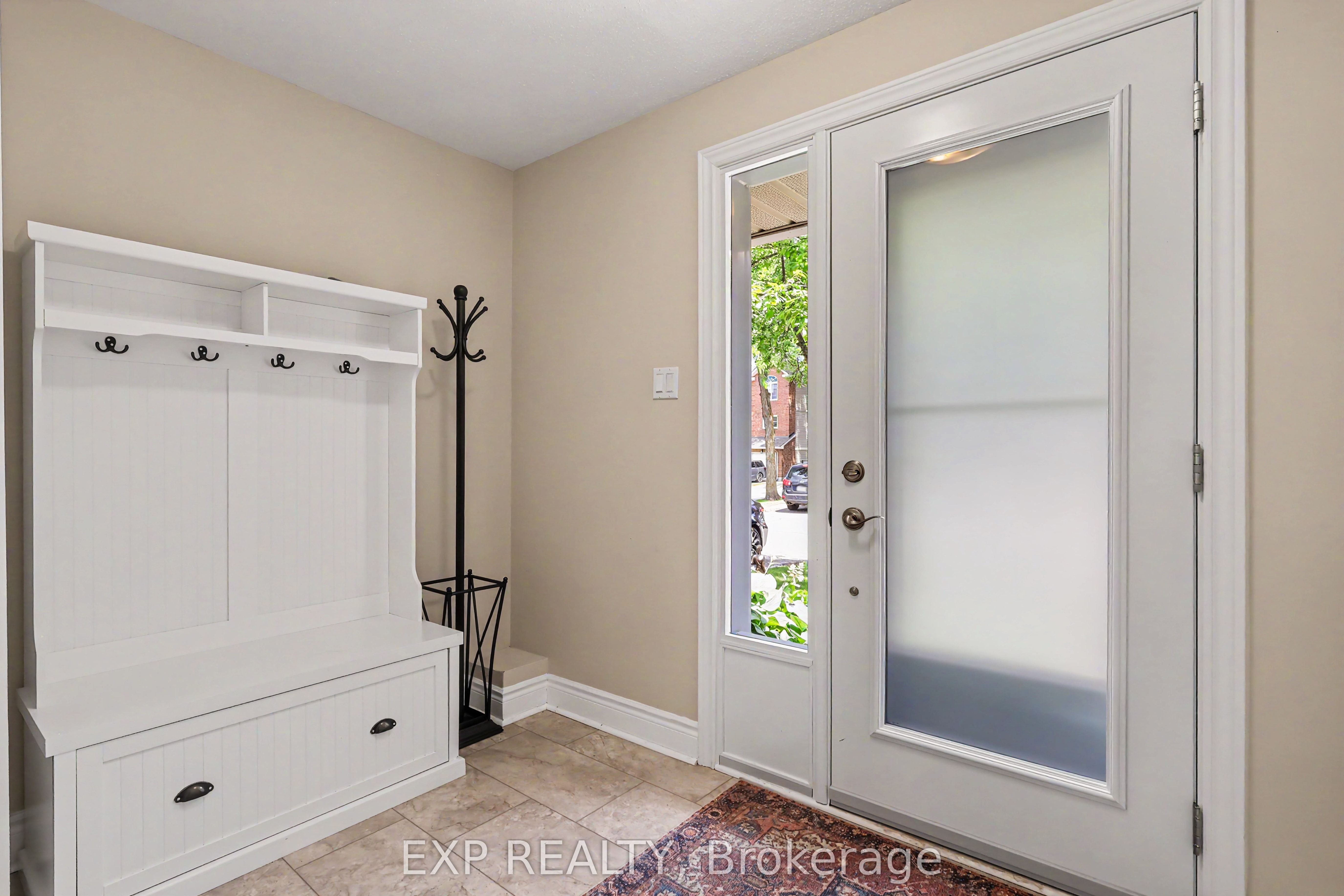 1856 Summerfields Crescent Property Photo 3