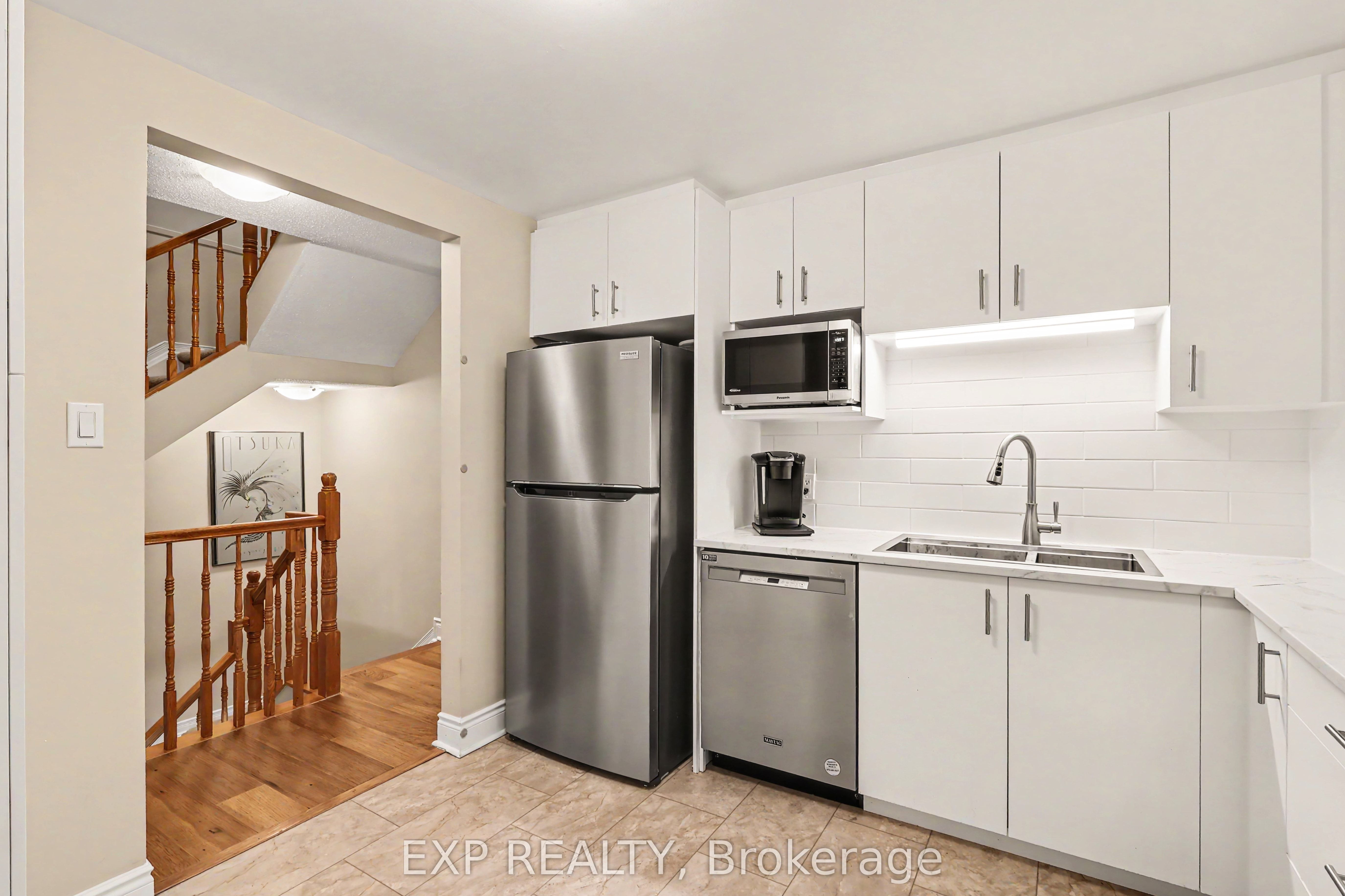 1856 Summerfields Crescent Property Photo 9