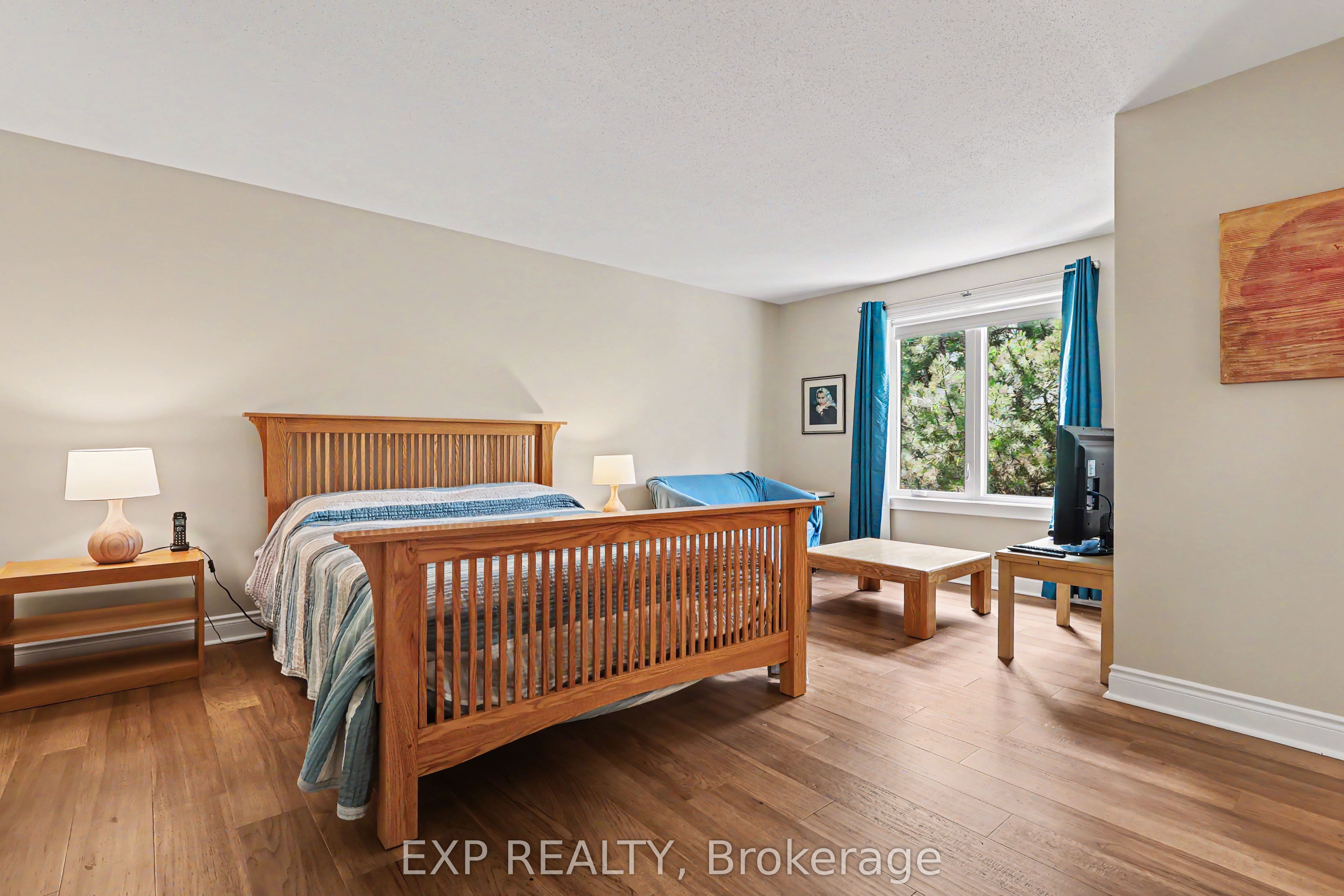 1856 Summerfields Crescent Property Photo 12