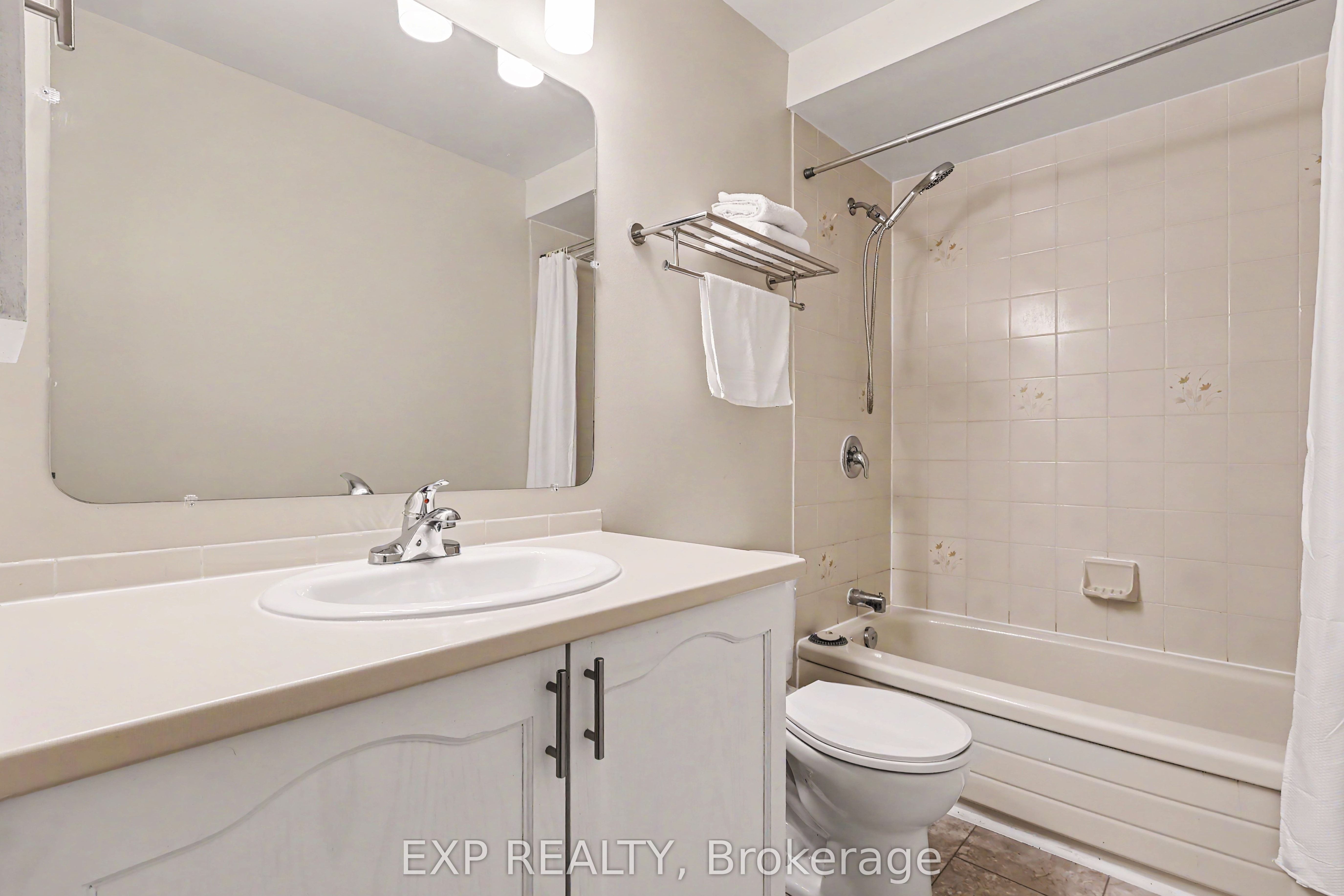 1856 Summerfields Crescent Property Photo 18
