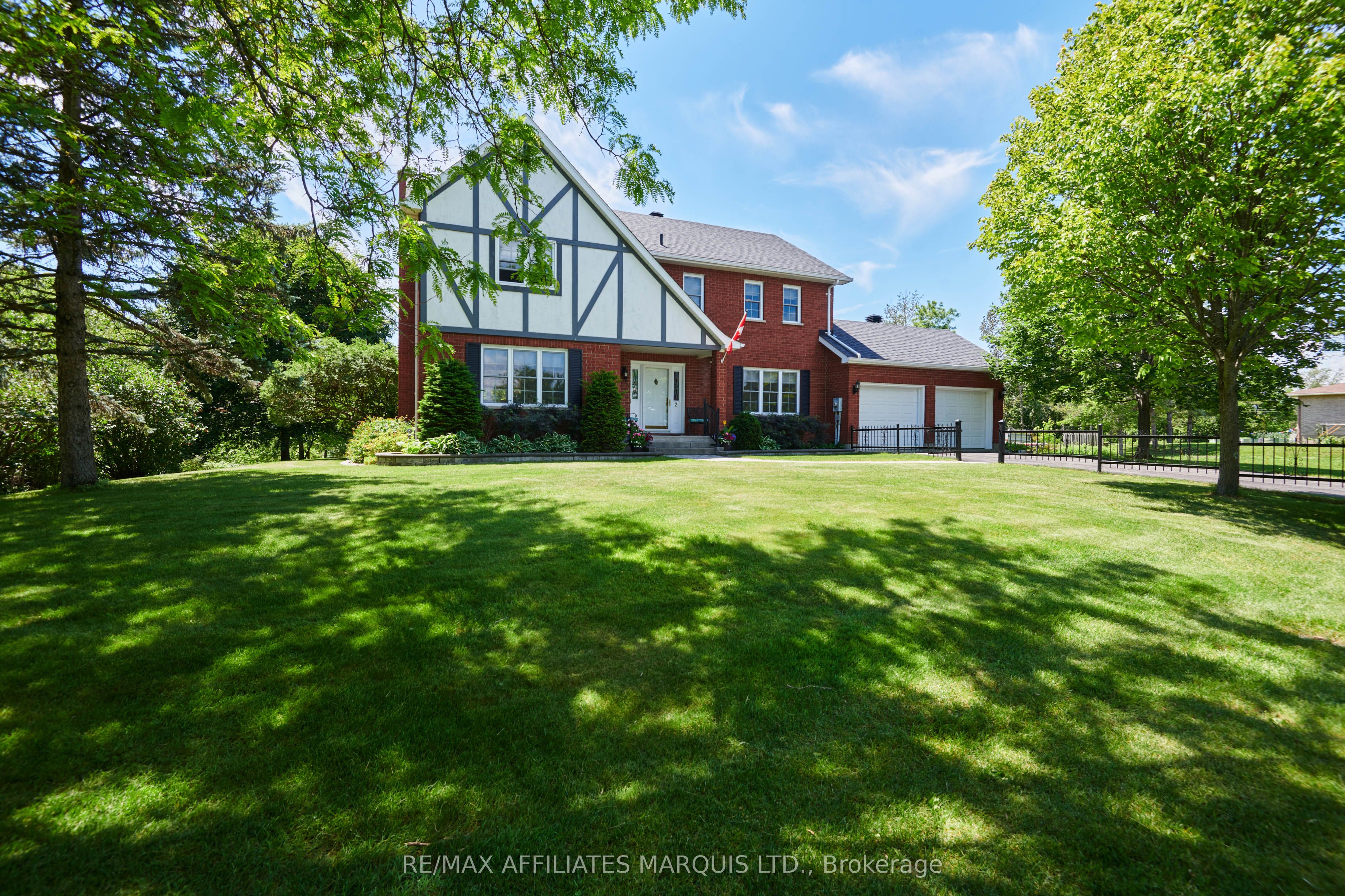 2 Fairholme Drive Property Photo 1