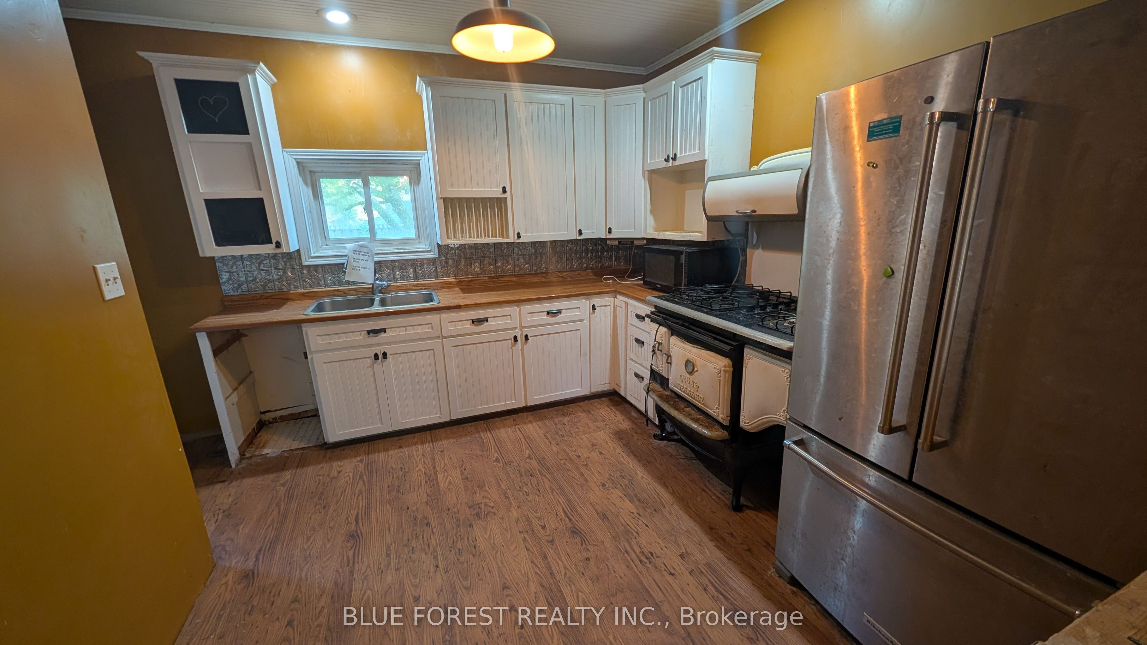 662 Frances Street Property Photo 6