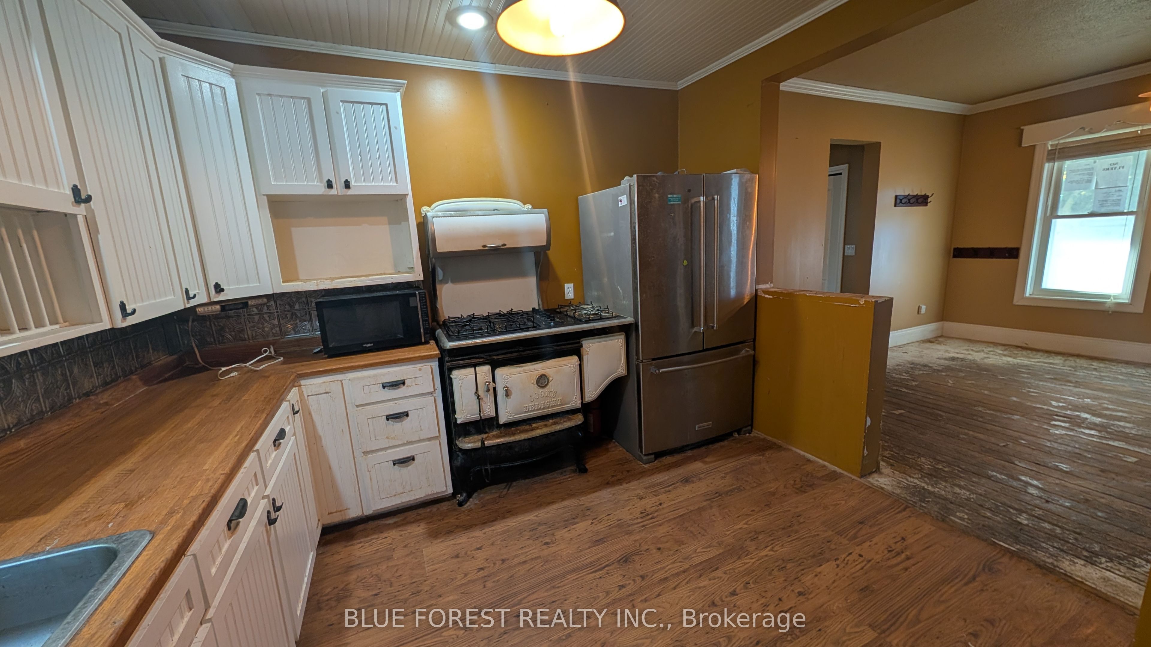 662 Frances Street Property Photo 7
