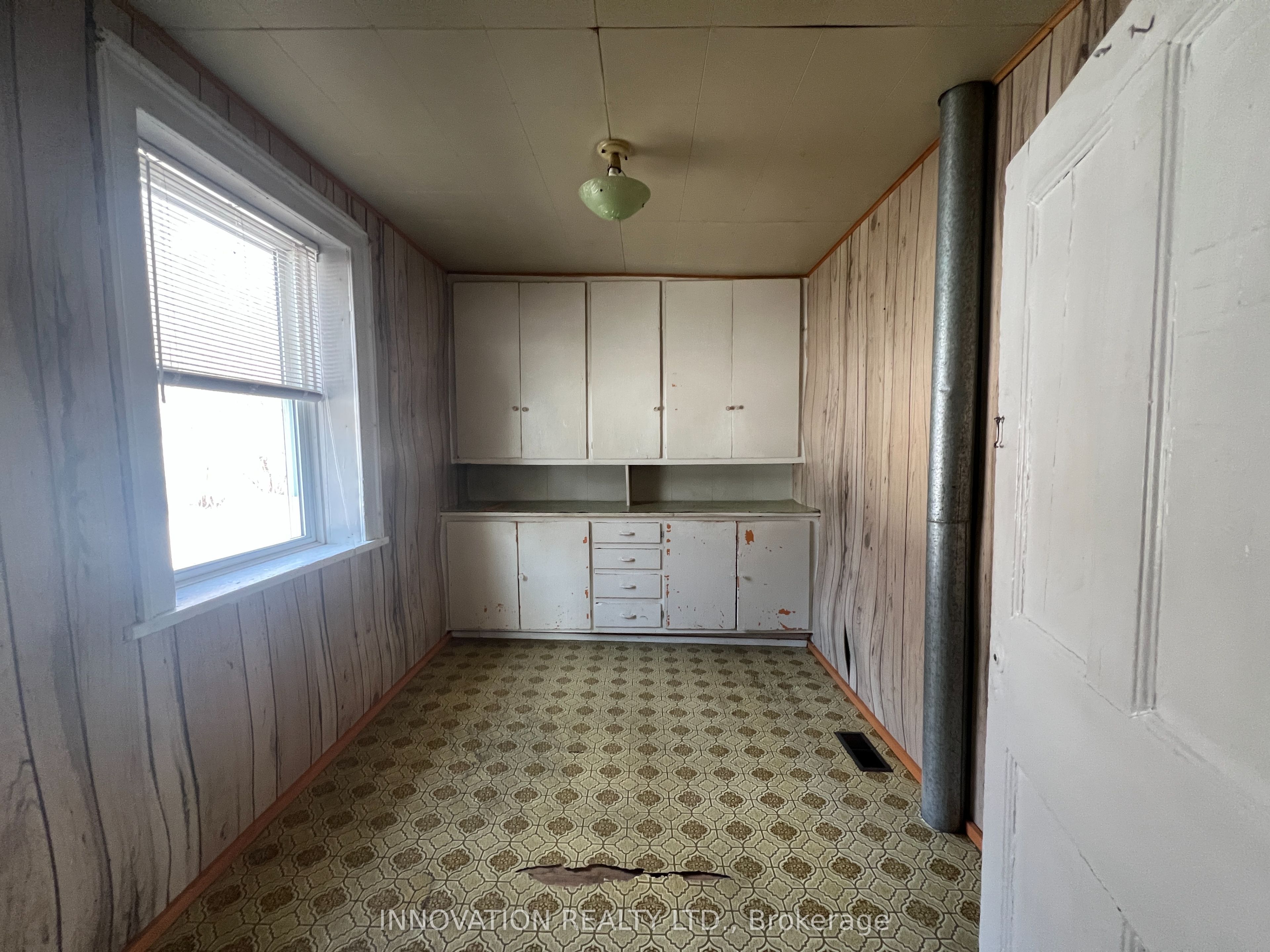 199 Flat Road Property Photo 5