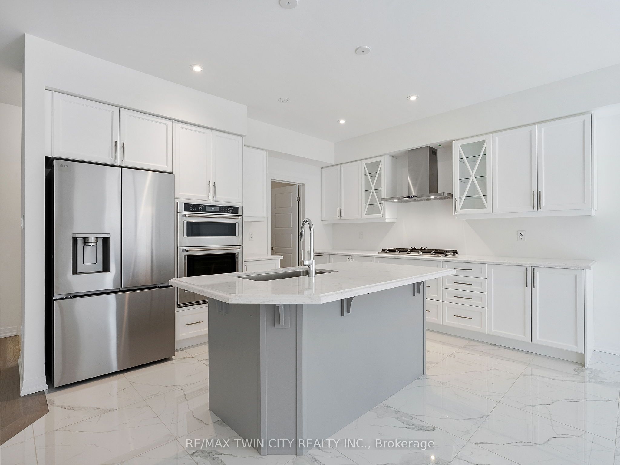 61 George Brier Drive E Property Photo 23