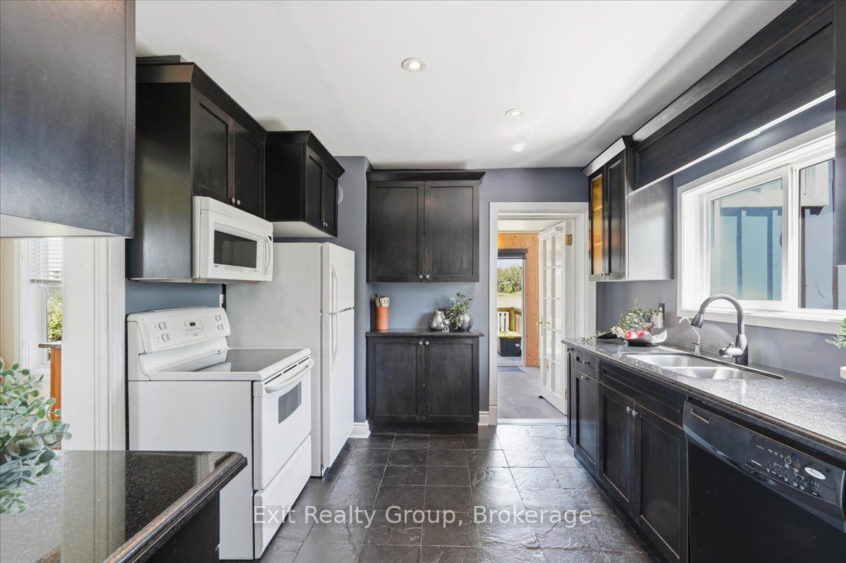 910 Rosebush Road Property Photo 4