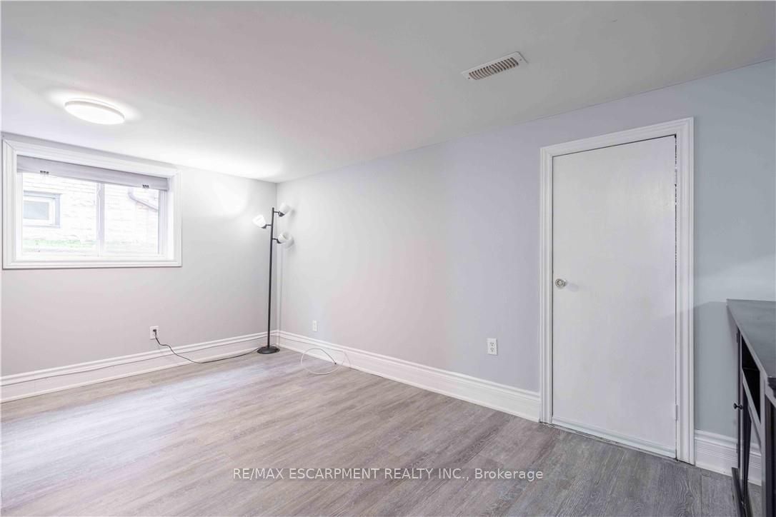 73 West 3rd Street B Property Photo 2