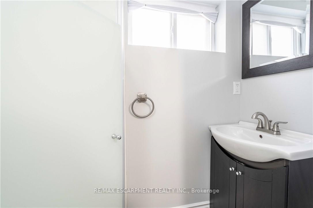 73 West 3rd Street B Property Photo 17