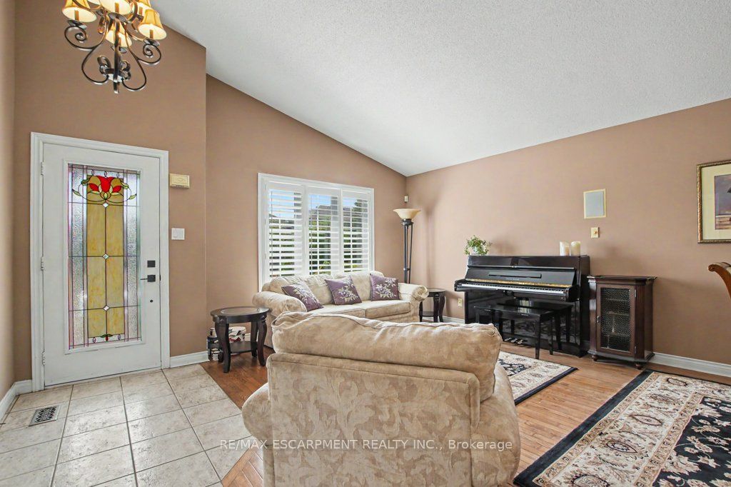 6 Theodore Drive Property Photo 5