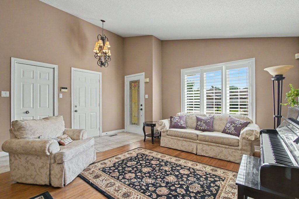 6 Theodore Drive Property Photo 8
