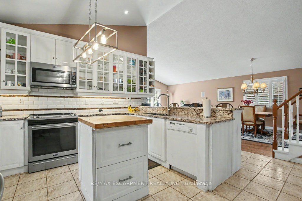 6 Theodore Drive Property Photo 12