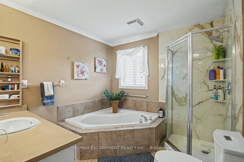 6 Theodore Drive Property Photo 21