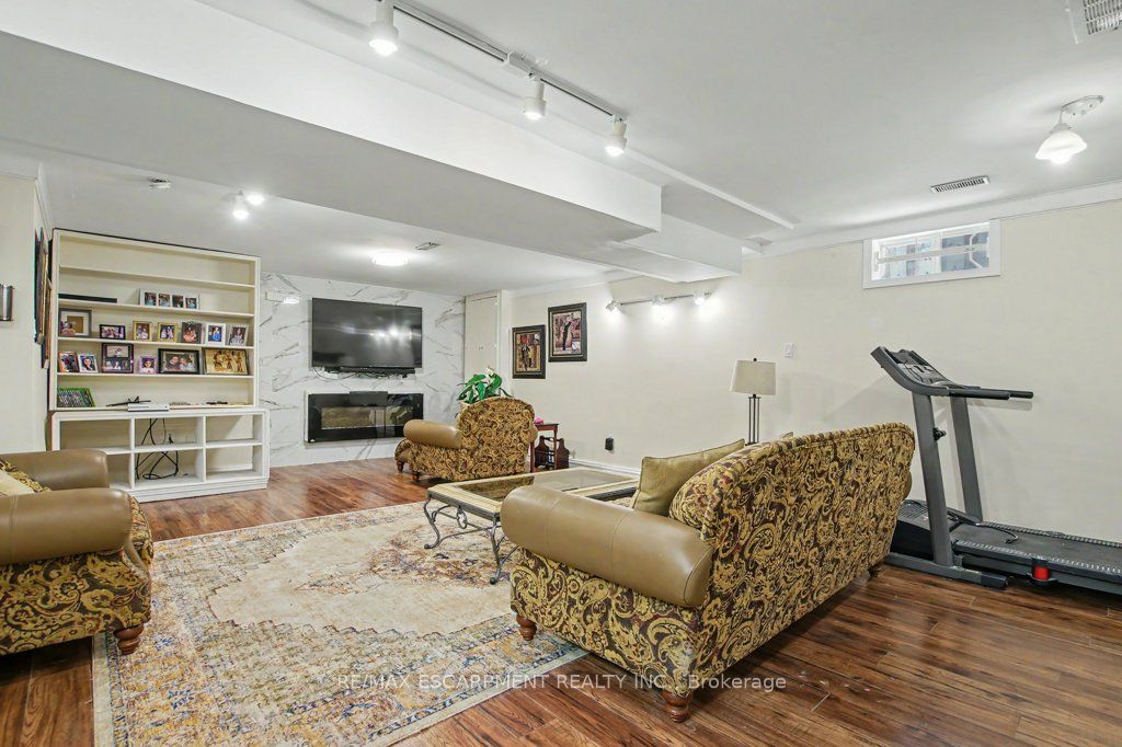 6 Theodore Drive Property Photo 28