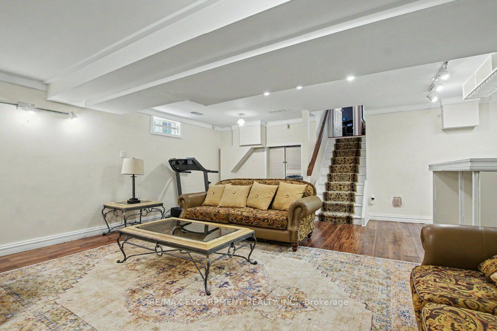 6 Theodore Drive Property Photo 30