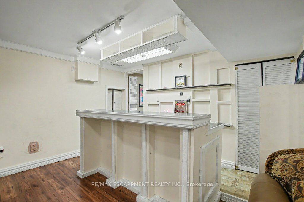 6 Theodore Drive Property Photo 31