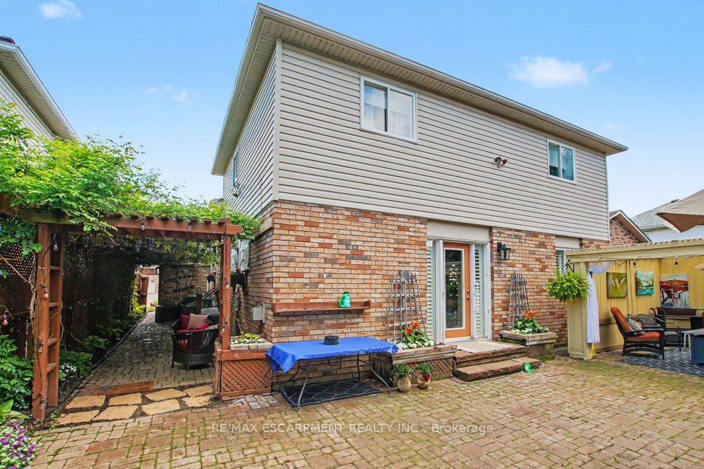 6 Theodore Drive Property Photo 38