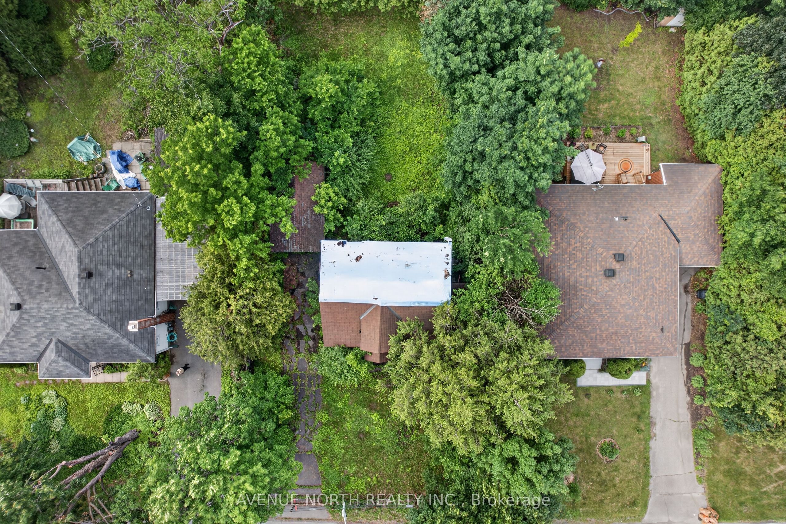 305 Mountbatten Avenue Property Photo 4