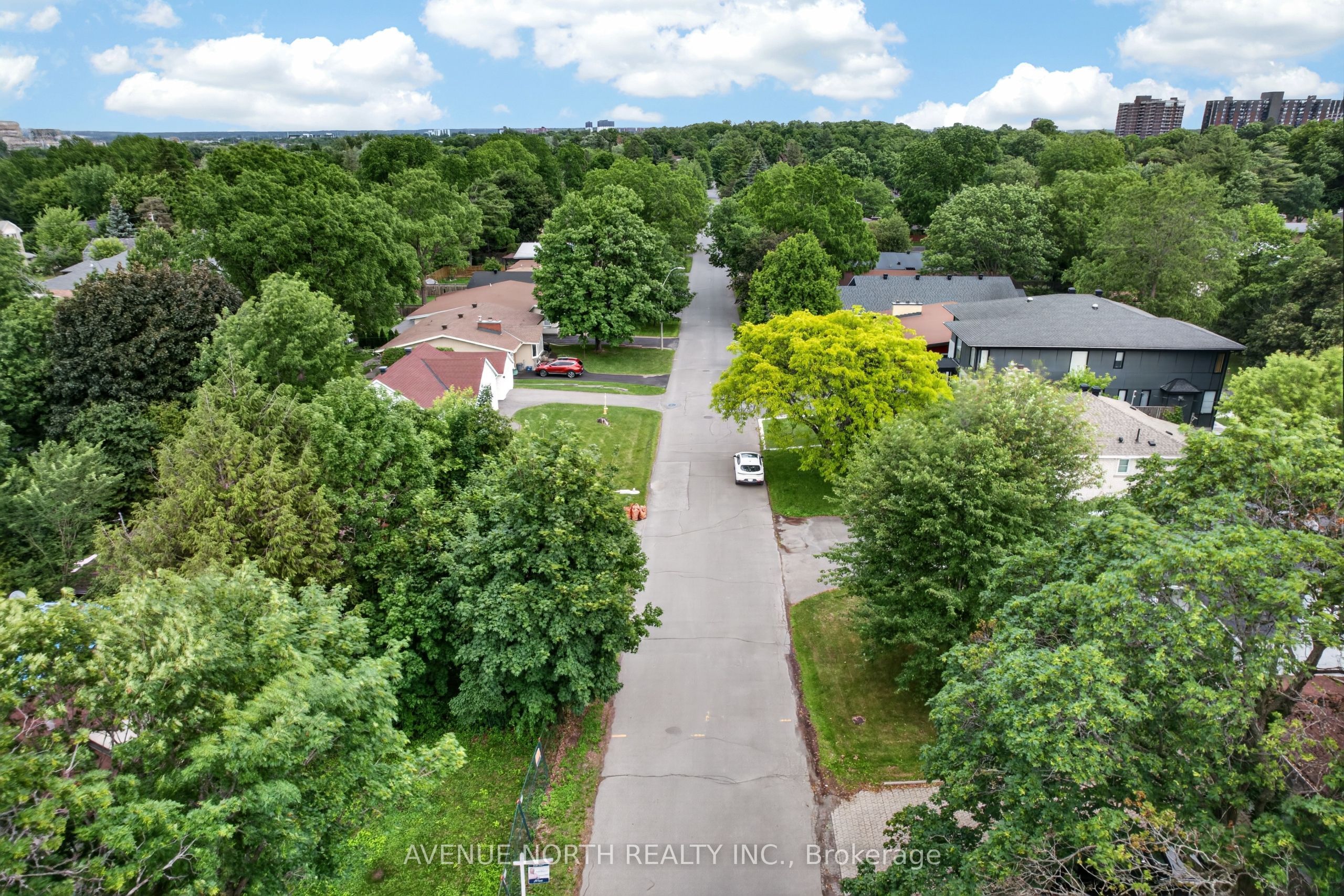 305 Mountbatten Avenue Property Photo 16