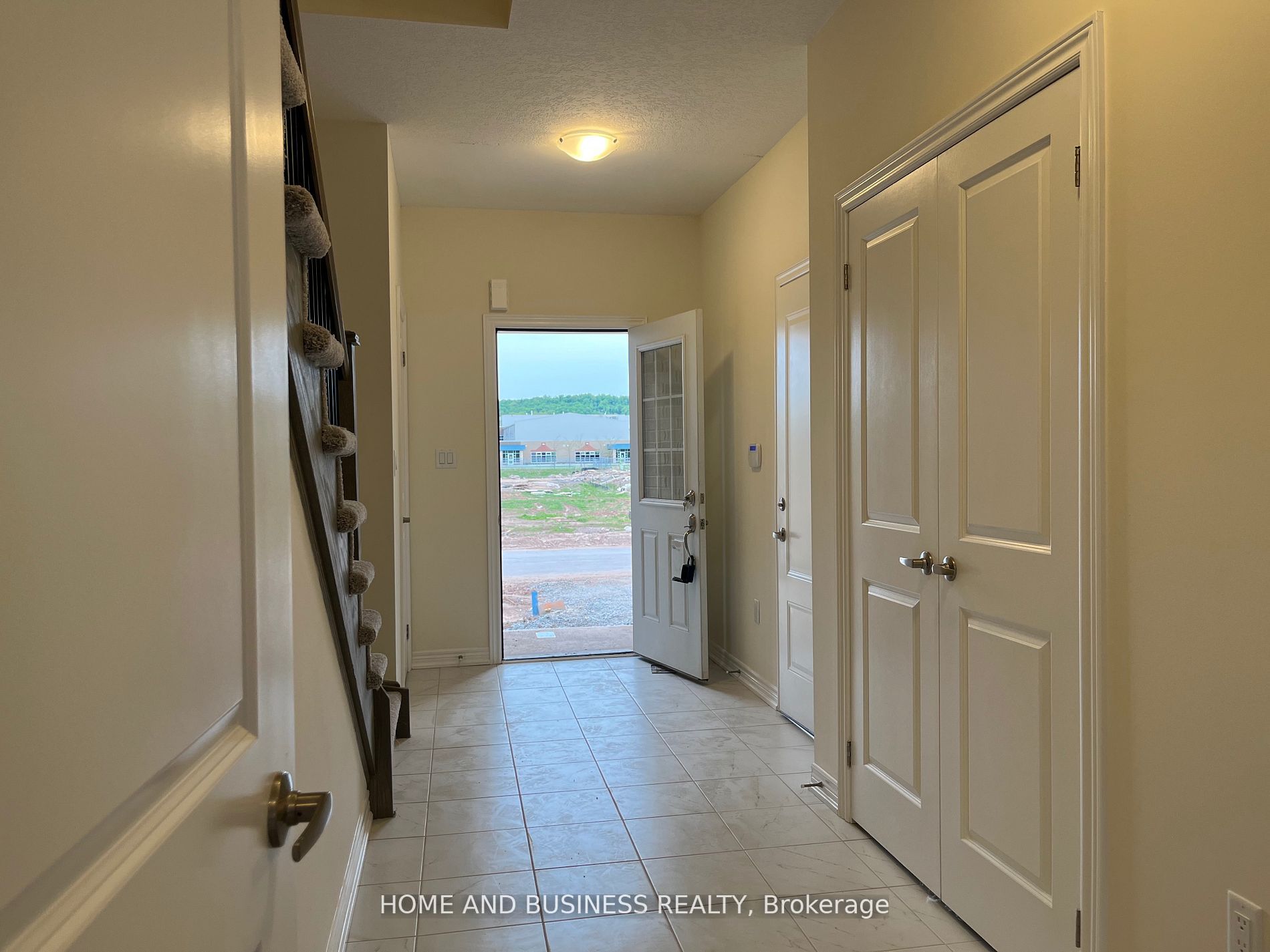 169 Sonoma Lane Property Photo 2