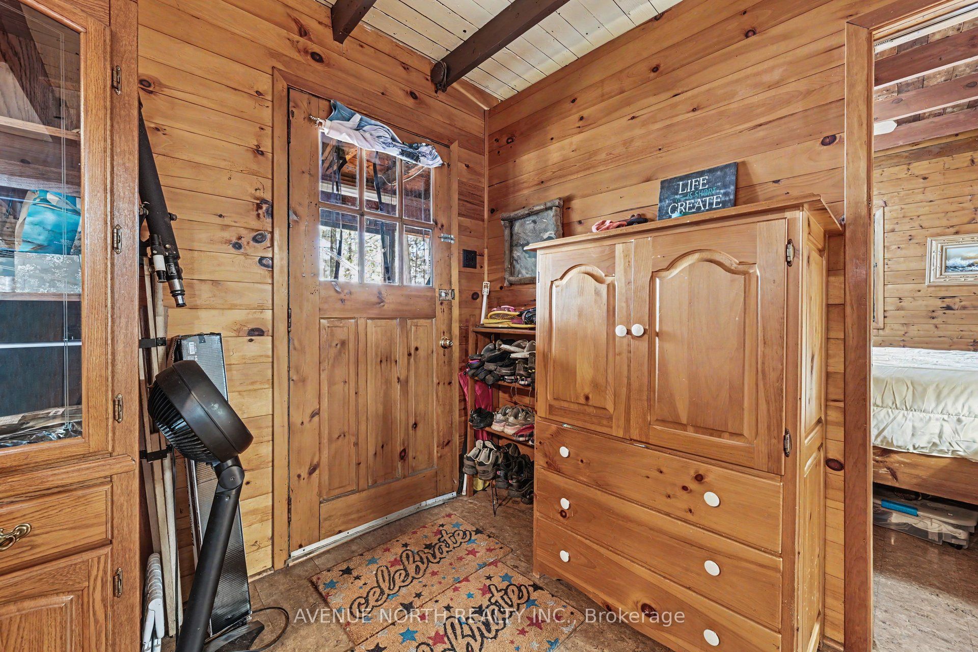 366 Holly Lane Property Photo 3