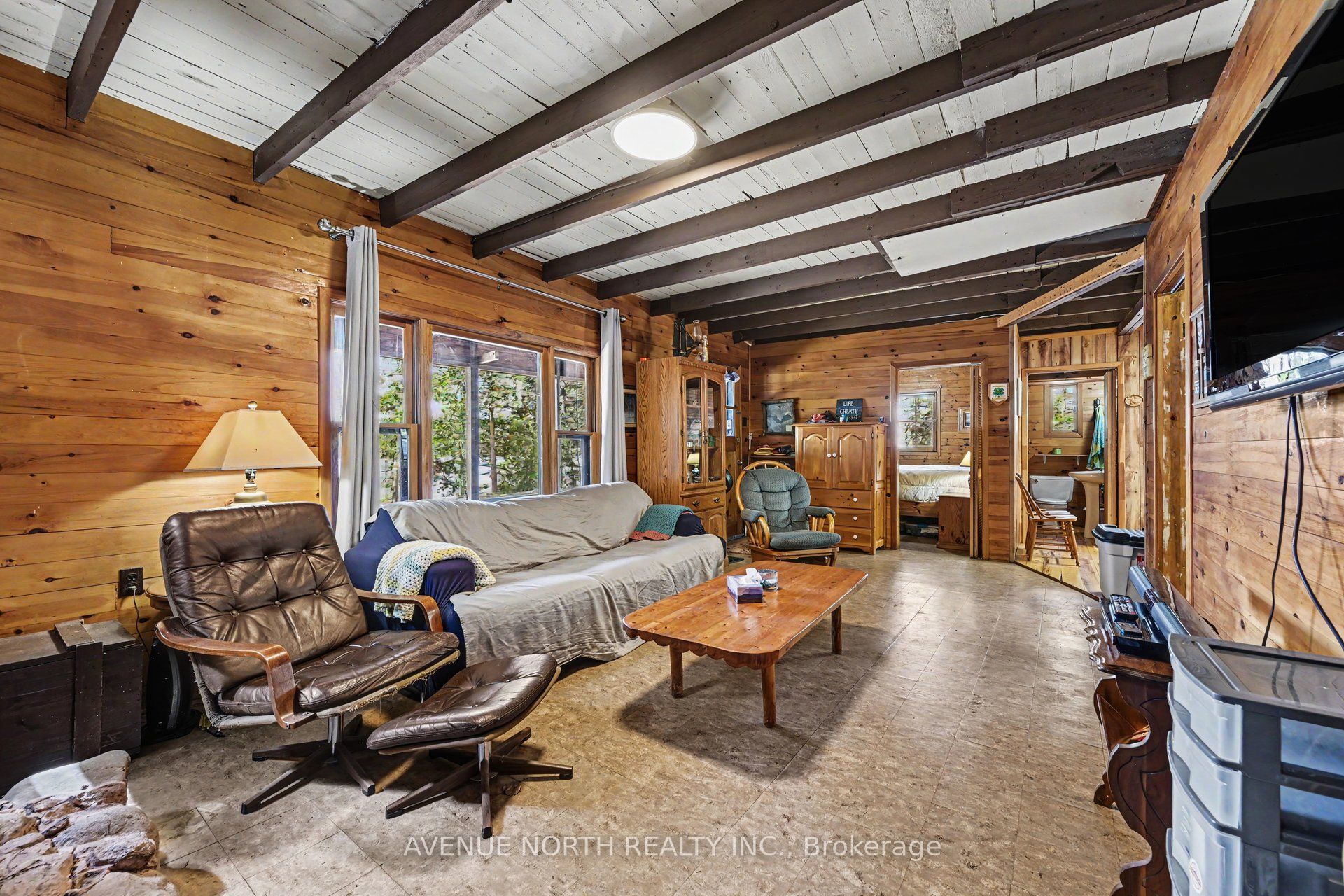 366 Holly Lane Property Photo 4