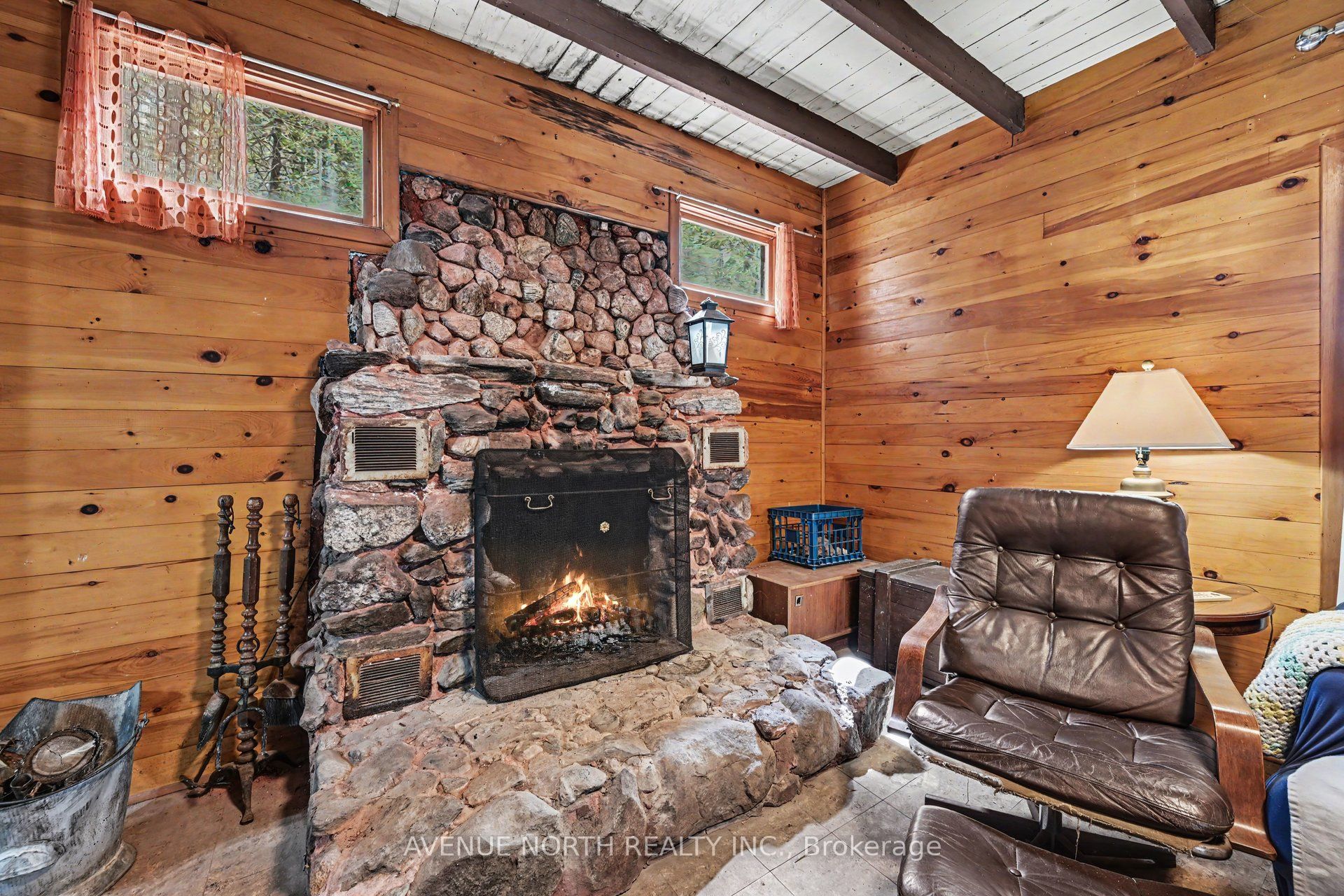 366 Holly Lane Property Photo 5