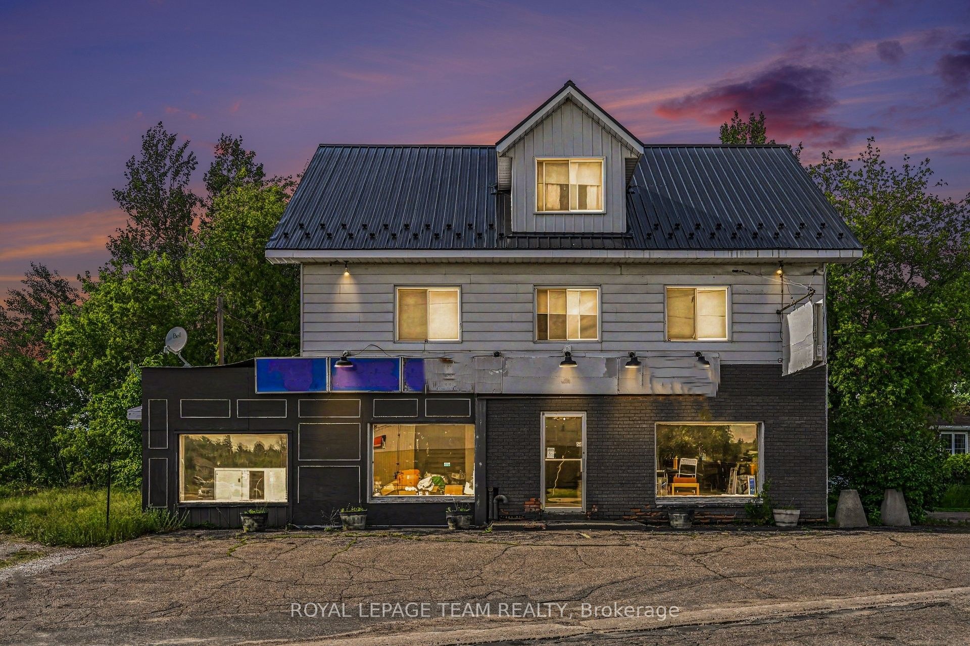 2 Mohns Avenue Property Photo 1