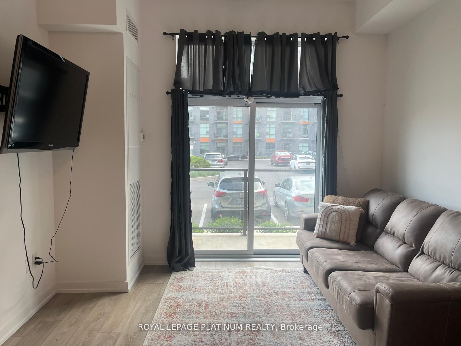 470 Dundas Street E 114 Property Photo 5