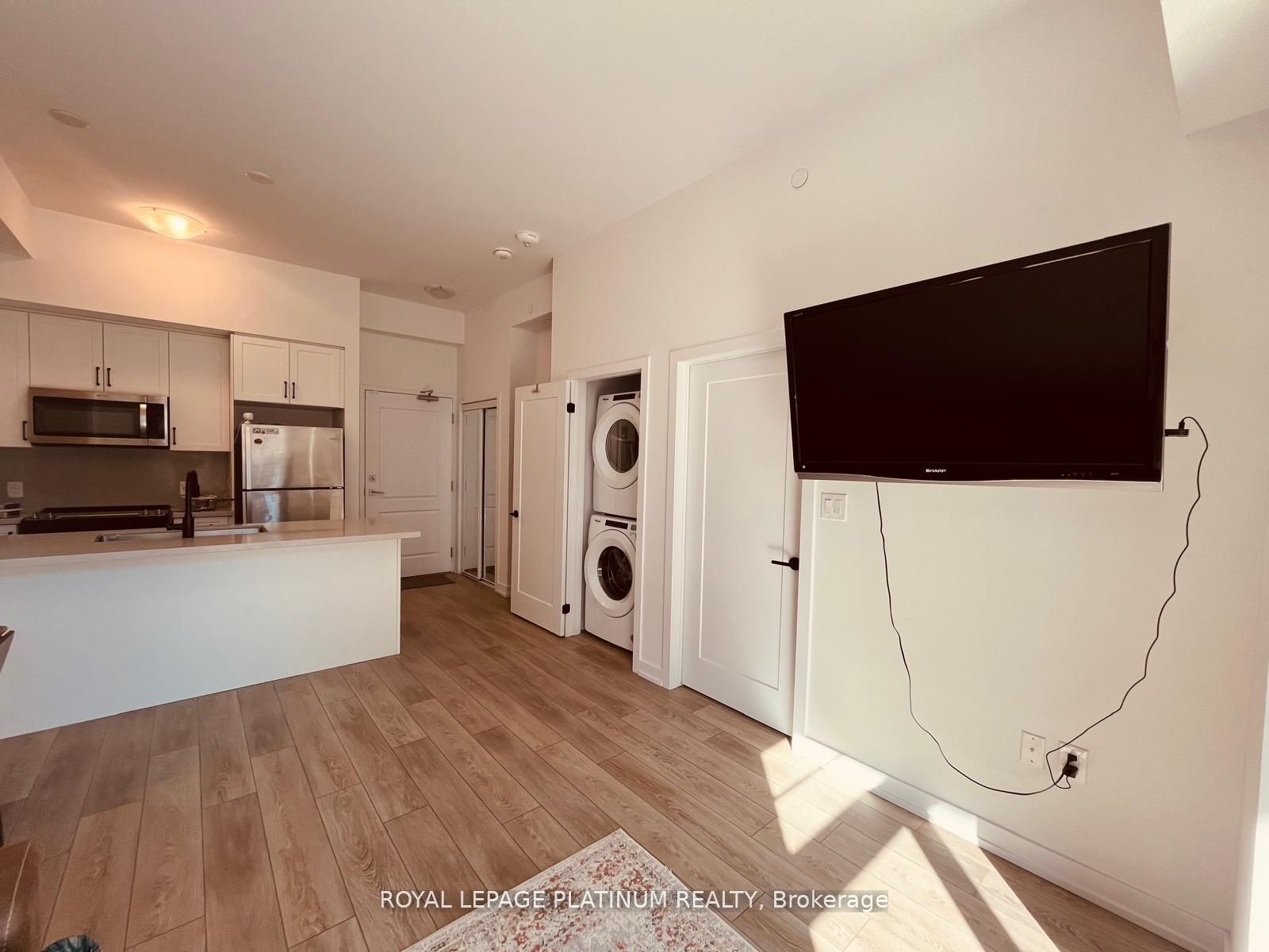 470 Dundas Street E 114 Property Photo 6